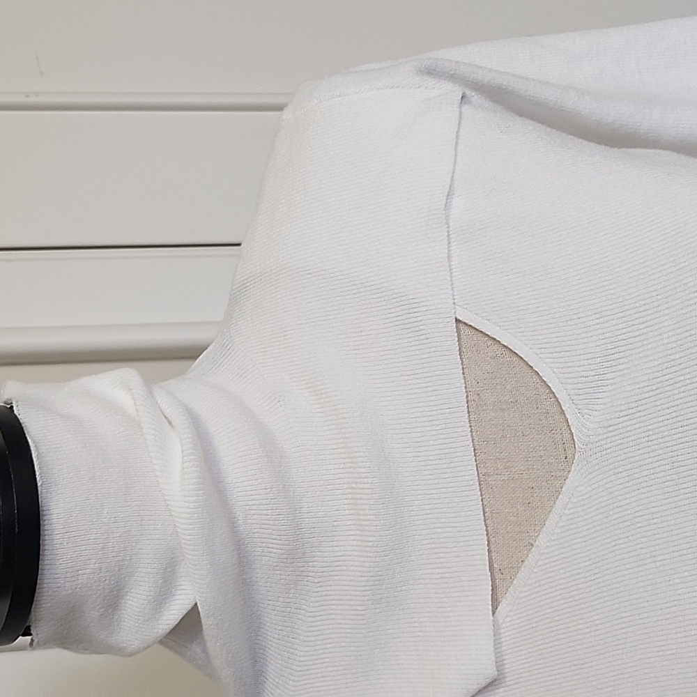Commense Ivory Turtleneck Sweater - Picture 3 of 6